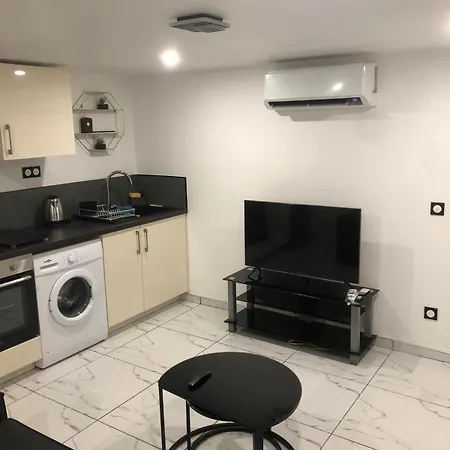 Apartment Cozy And Well Located *