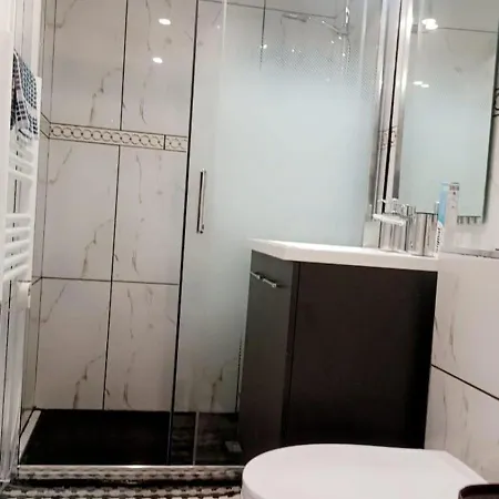 Cozy And Well Located *